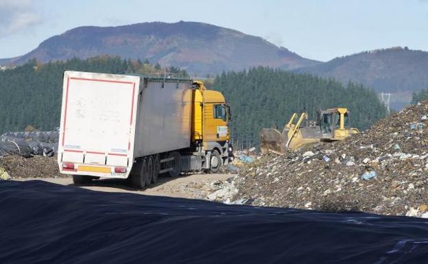 El último vertedero de Gipuzkoa cierra la puerta la próxima semana