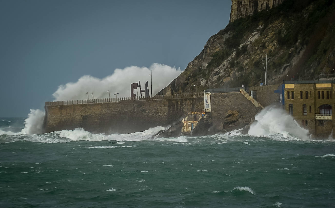 Las imágenes que deja el temporal de viento en Gipuzkoa