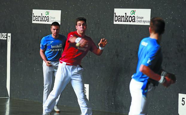 García resuelve el tanto del torneo