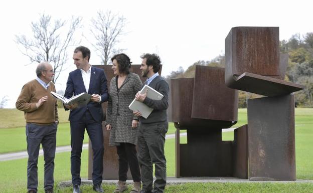 Editado el tercer volumen del catálogo de la escultura de Chillida