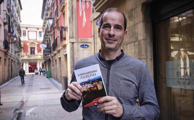 Eleberri beltz batekin heldu da plazara Alfontso Gartziandia iruindarra