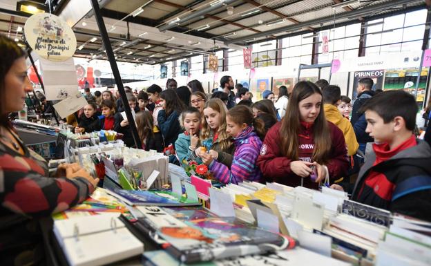 Icebergaren azpiko zati ia ikusezina