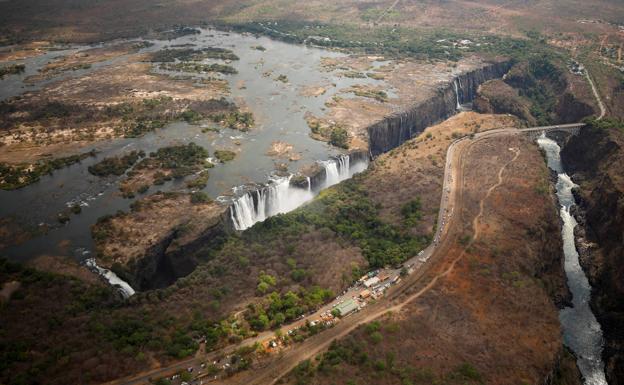 Las cataratas Victoria más secas del siglo