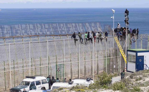 Interior gasta cuatro millones de euros en el 'gran hermano' del control de fronteras