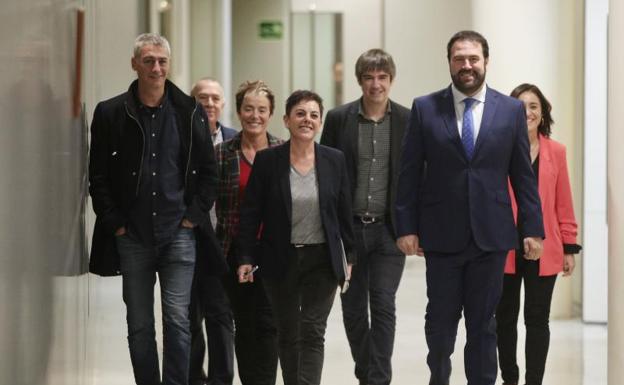 PSOE y EH Bildu normalizan un canal de diálogo tejido durante años con discreción