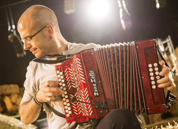 Korrontzi muestra su mezcla de tradición y música moderna