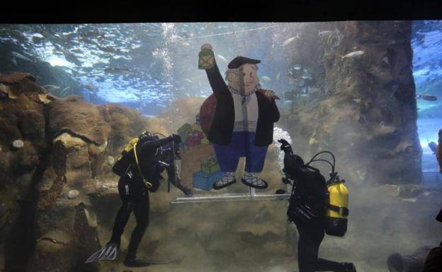 Olentzero, también entre tiburones