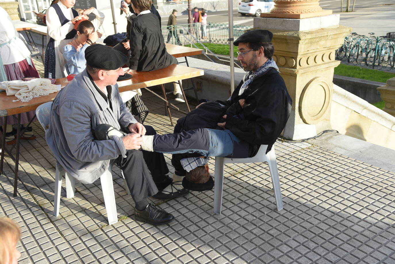 Olentzero y Mari Domingi inundan Donostia de ilusión