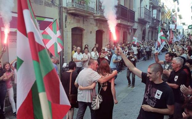 La AVT incidirá en el delito de humillación a las víctimas para frenar los 'ongi etorris'