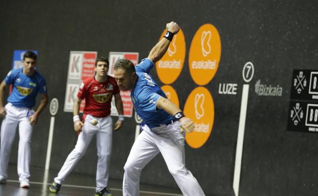 Olaizola II y Urrutikoetxea triunfan en su salsa