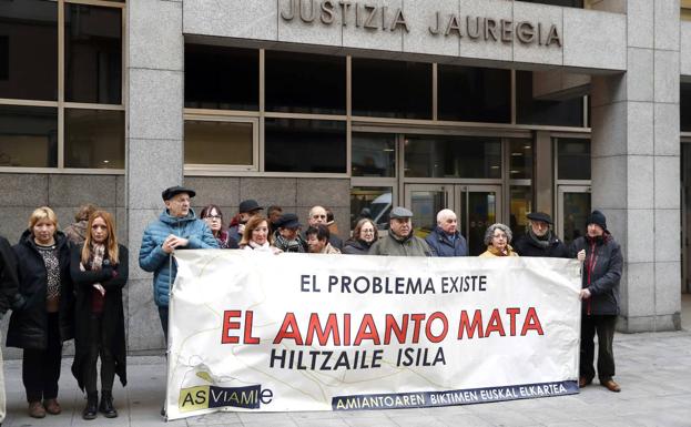 Las víctimas del amianto reclaman una ley contra el 'genocidio laboral'