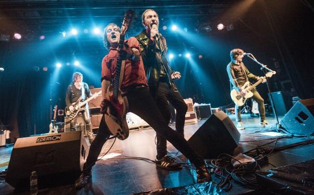 Gran juerga de rock and roll caliente en Gazteszena