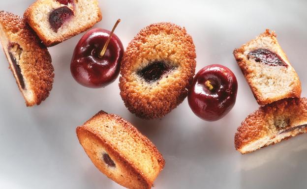 Receta de financieras de cereza con crema pastelera de Martín Berasategui