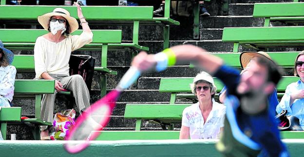 Los tenistas respiran humo en el Open de Australia