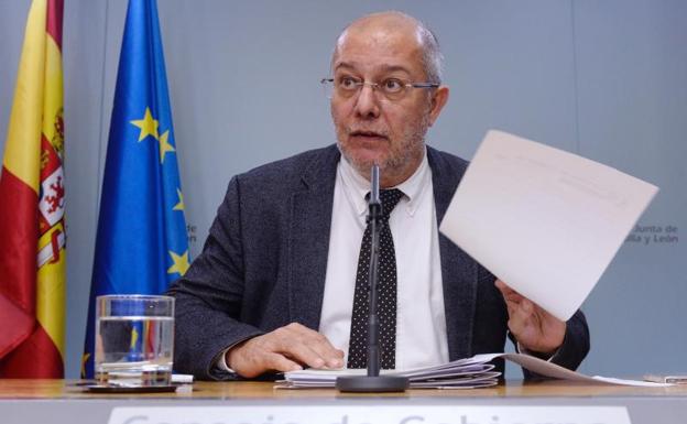 La gestora de Ciudadanos tacha de mentiroso al líder del sector crítico