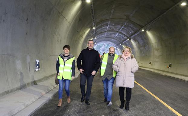 Abierto al tráfico el túnel de Alkolea, entre Deba y Mutriku