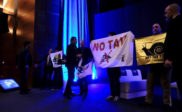 Seis personas sabotean el foro Basque RailWay