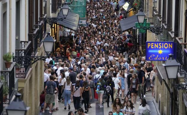 Goia apuesta por destinar la tasa turística a «desahogar» de visitantes el centro de la ciudad