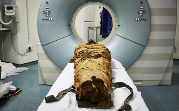Científicos logran «hacer hablar» a una momia de hace 3.000 años