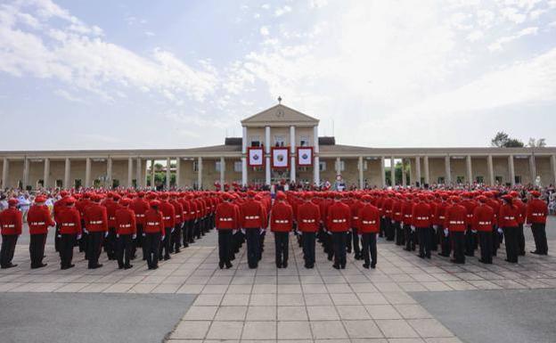 Casi 6.000 aspirantes para 700 plazas de Ertzaintza y 111 de policías locales