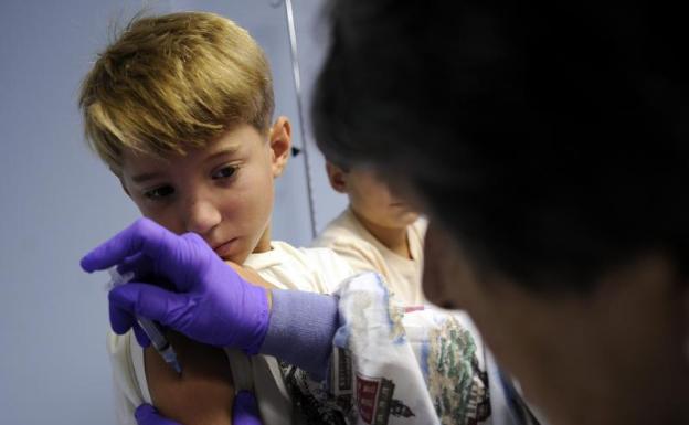 Vacuna de refuerzo en Euskadi para combatir la meningitis