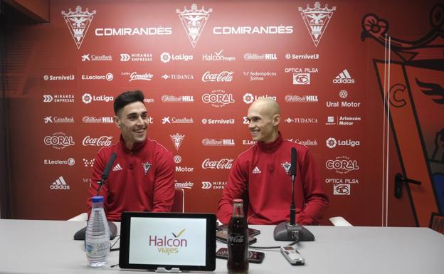 Merquelanz y Guridi aseguran que «vamos a darlo todo por el Mirandés porque somos profesionales»