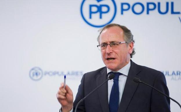 Alonso consensuará con Génova las listas electorales de cara al 5-A