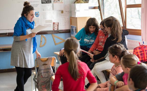 Bertso-eskolen inguruan bildu diren datuek «ate berriak irekiko dituzte»