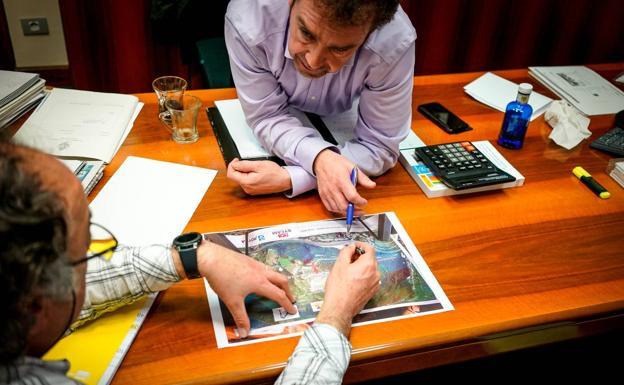 «Habrá un juicio. Ha habido dos desaparecidos y un desastre ecológico», dice el alcalde de Ermua