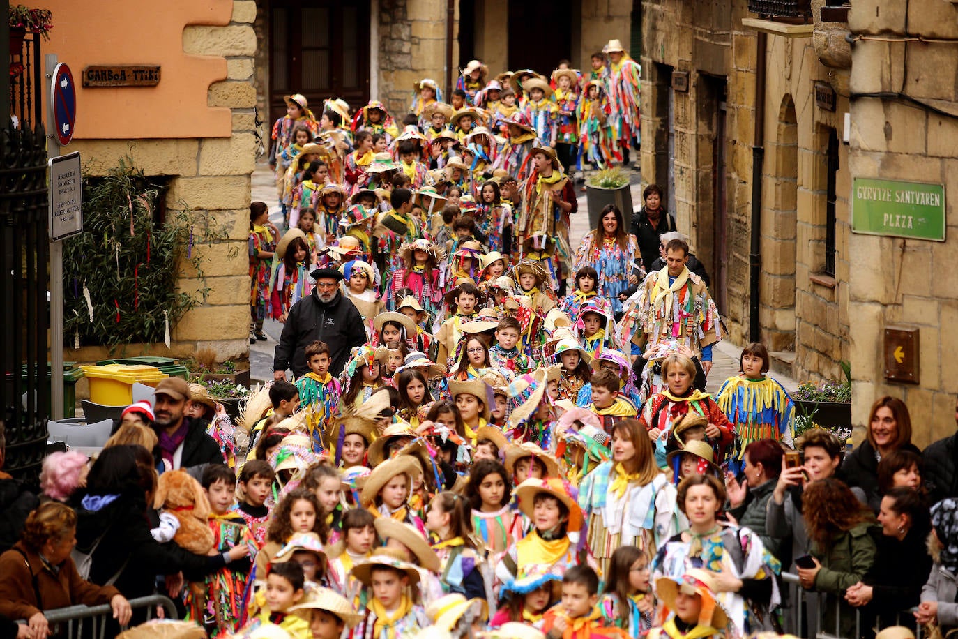 Los niños de Lezo disfrutan del carnaval