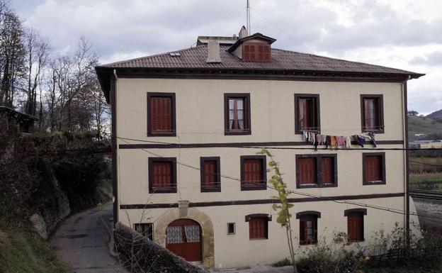 Piden que se proteja un caserío del siglo XV que perteneció a la familia Idiáquez