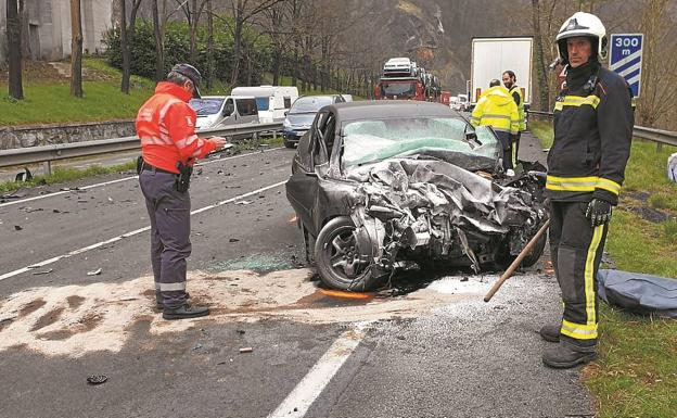 «Hay que hacer lo que sea y cuanto antes para parar esta sangría en la N-121-A»