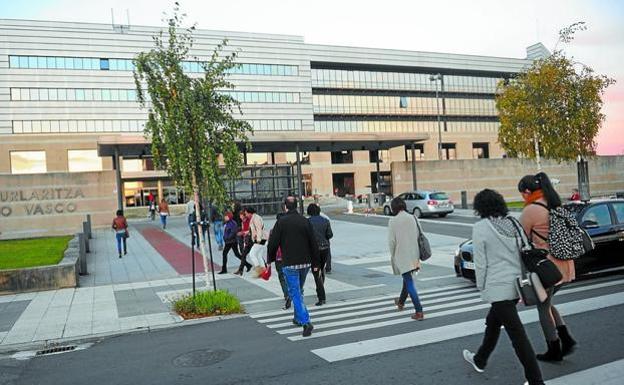 El Supremo decidirá si el Gobierno Vasco debe a sus funcionarios 200 millones en planes de pensiones