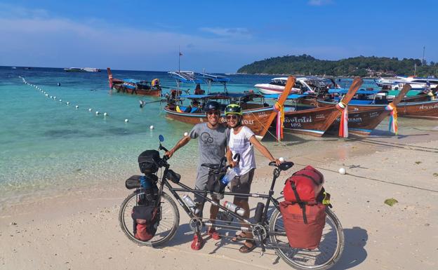 Por Asia y África en tándem