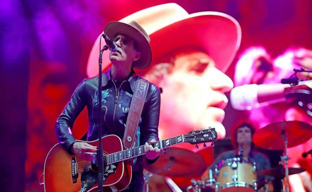 Mikel Erentxun regresa esta noche al Victoria Eugenia en su faceta más eléctrica