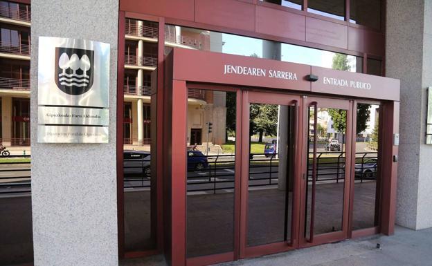 Hacienda de Gipuzkoa enviará más de 200.000 autoliquidaciones de la renta a partir del día 30