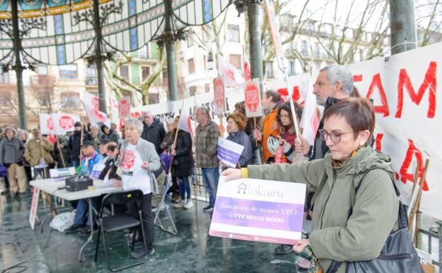 Los inquilinos de Azora con contratos vencidos aún no conocen las nuevas condiciones