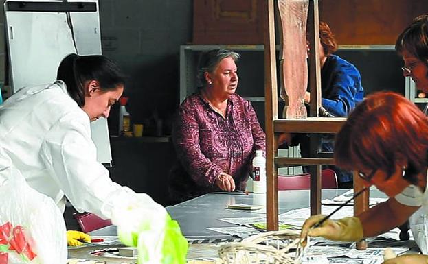 Las más interesadas, y las que más participan en cursos y actividades