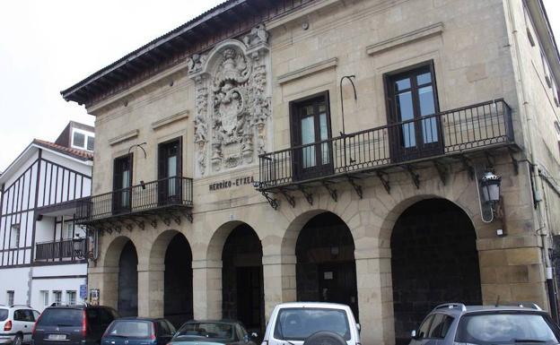 El Ayuntamiento de Urnieta condena actos vandálicos en coches y contenedores