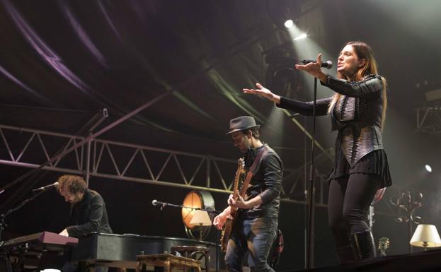 La Oreja de Van Gogh advierte a Latinoamérica para que se adelante al coronavirus y Mikel Erentxun canta a sus fans