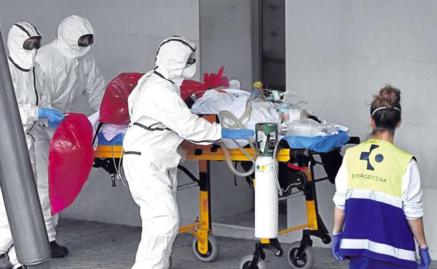 Euskadi afronta «los días más difíciles» con las UCI al límite y sin el material necesario