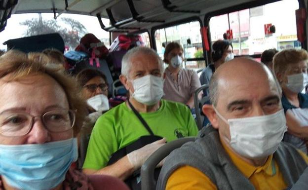 Regresan los jubilados confinados en Perú: «Es duro dejar allí a una compañera por dar positivo»