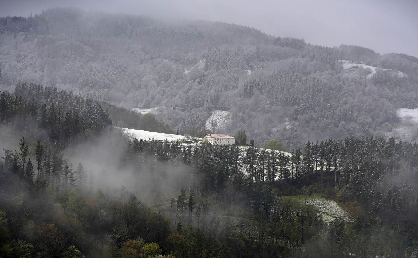 La nieve llega a Gipuzkoa en primavera