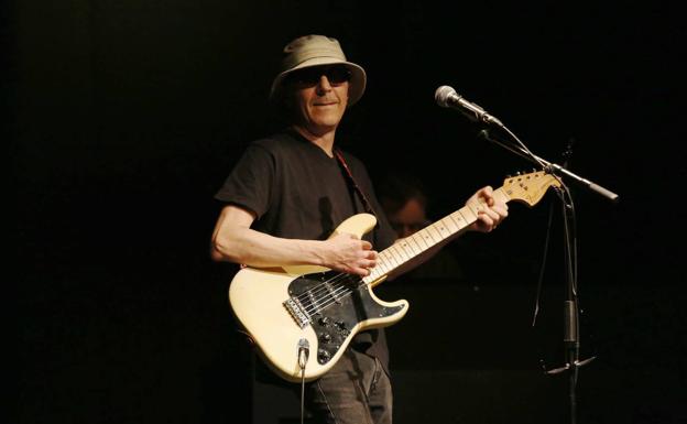 Fallece Rafael Berrio, gran poeta, bohemio, y rockero del 'underground' donostiarra