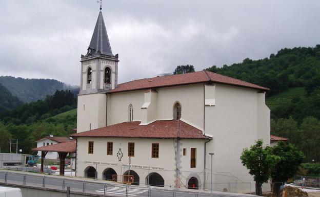 Detenido un joven de 18 años en Ikaztegieta por robar en la iglesia