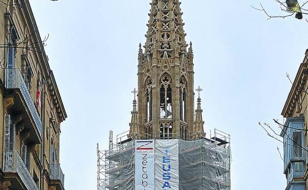 La retirada parcial de los andamios descubre la 'nueva' torre del Buen Pastor