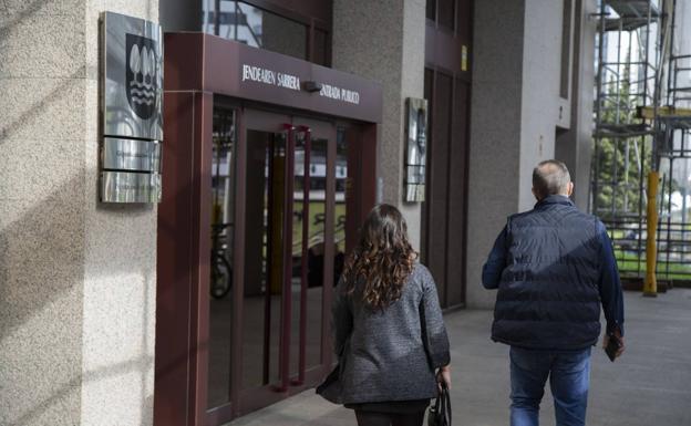 Los guipuzcoanos aceptan 37.405 autoliquidaciones en el primer día del IRPF