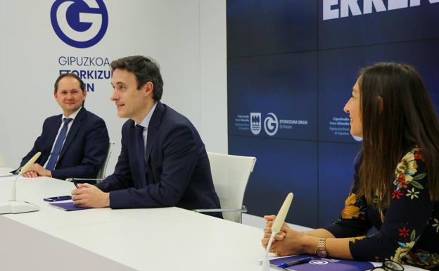 La Hacienda de Gipuzkoa presenta los medios para hacer la declaración de la Renta 'online'