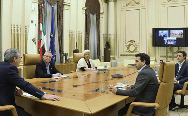 Diputación de Gipuzkoa y Ayuntamiento de San Sebastián analizan una «respuesta conjunta» a la crisis