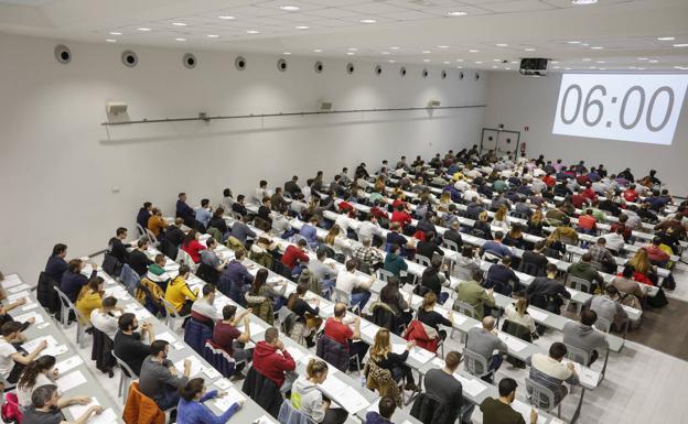 Euskadi aplaza sin fecha la OPE para profesores prevista para el 20 de junio